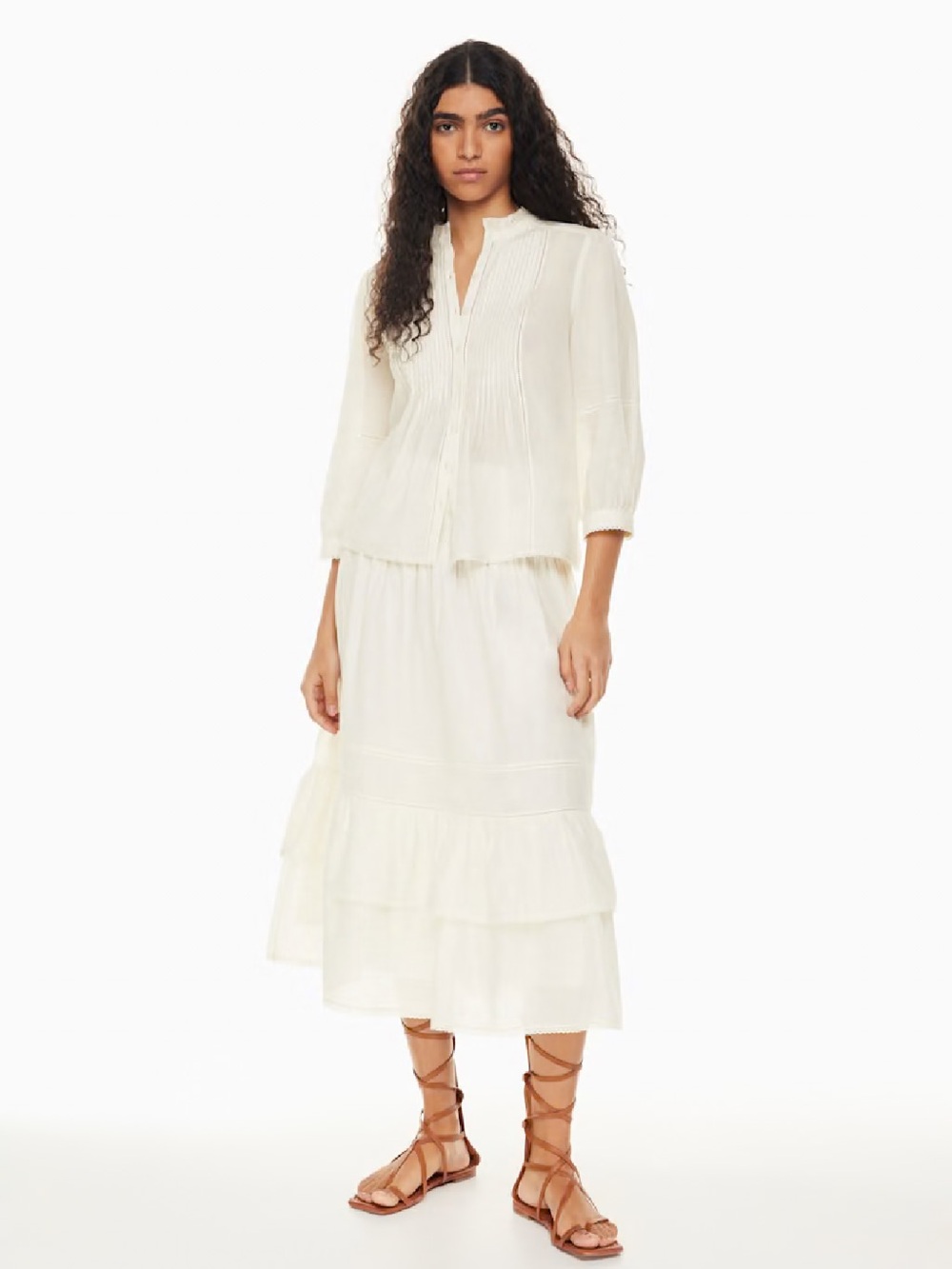Little Moon Aritzia Dimitri
Tiered Smocked-Waist Midi Skirt Cruise Blue size S